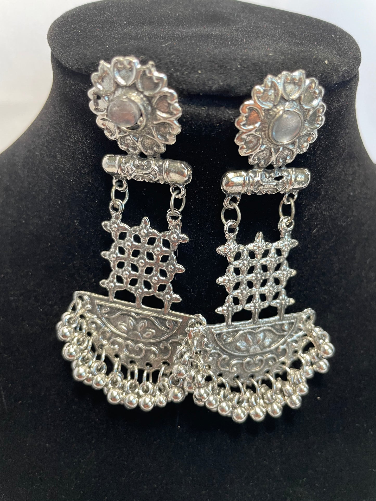 Jaal Daandi Earrings