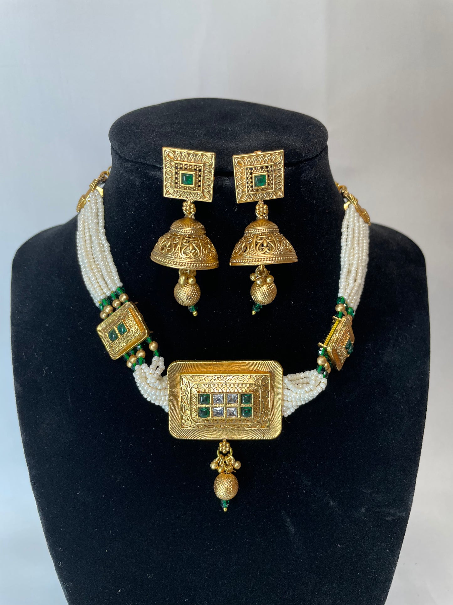 Golden Antique pearl necklace with earrings