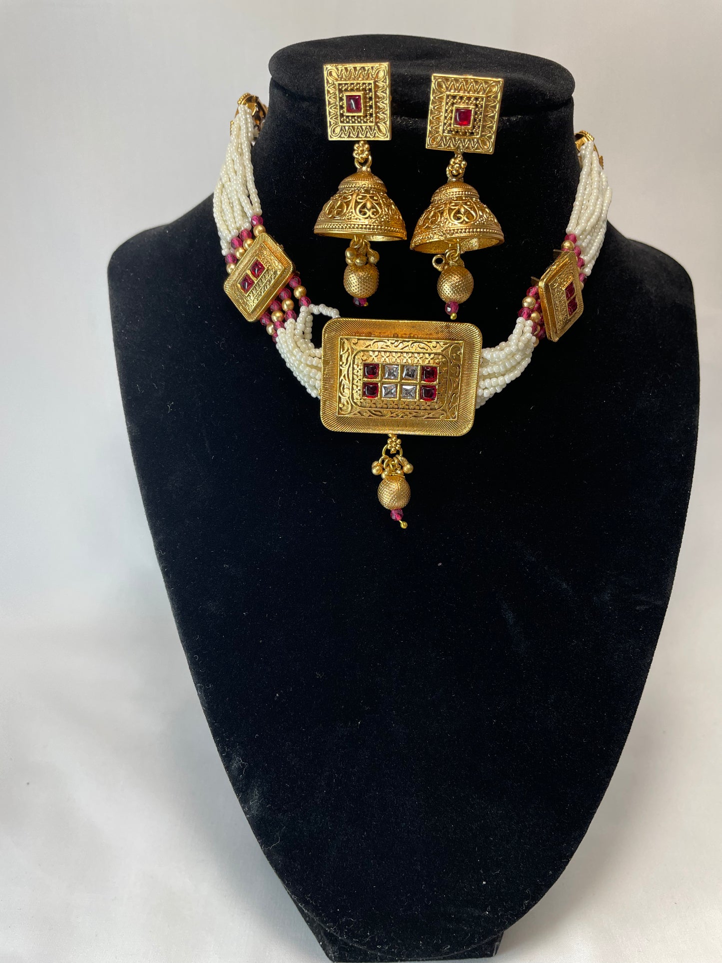 Golden Antique pearl necklace with earrings