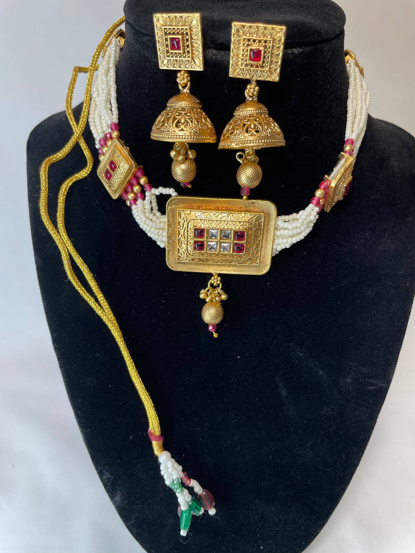 Golden Antique pearl necklace with earrings