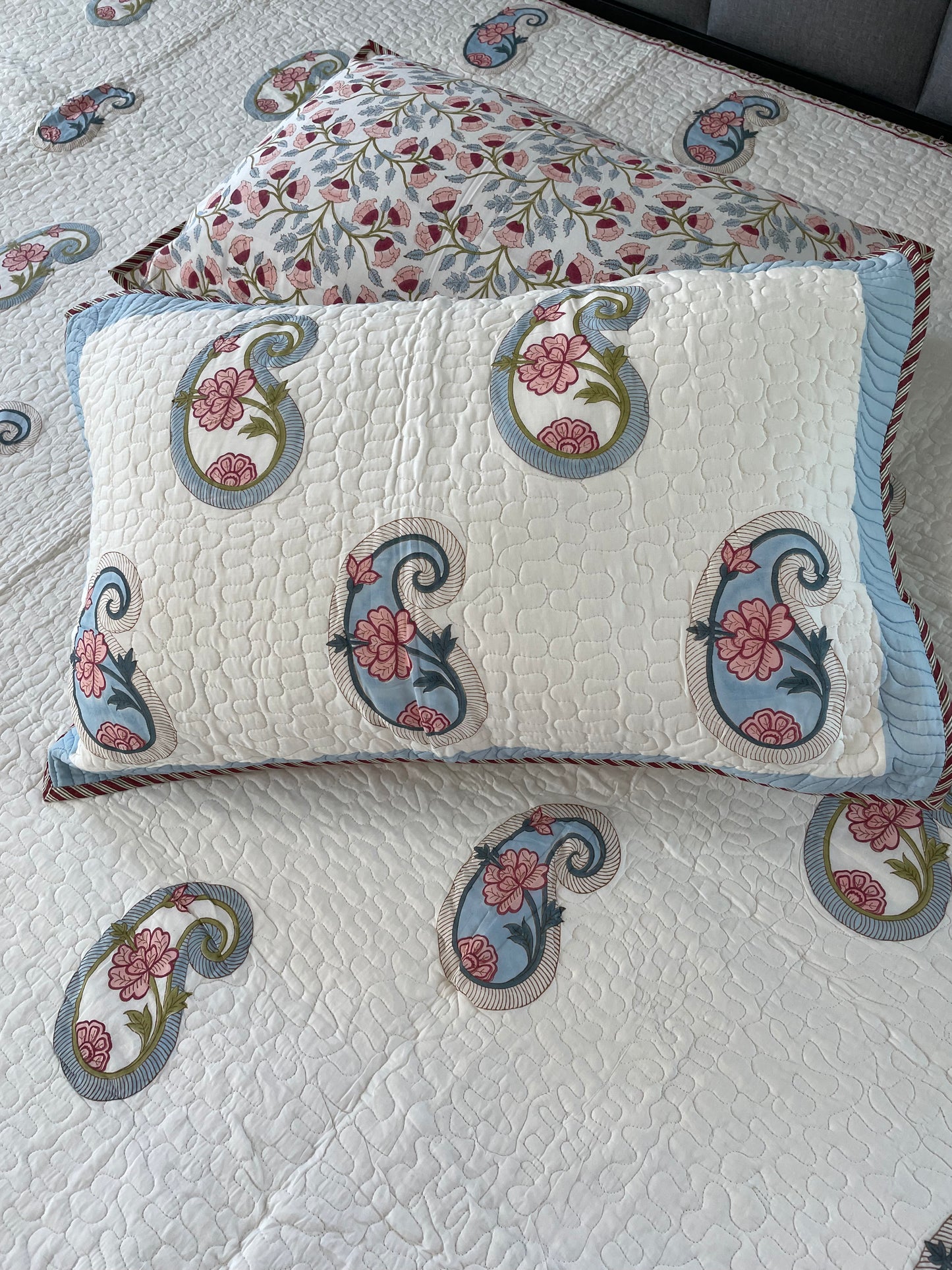 Eternal Craft Handblock printed Reversible Mulmul quilted Bedcover - Quilted Pillow cover Included